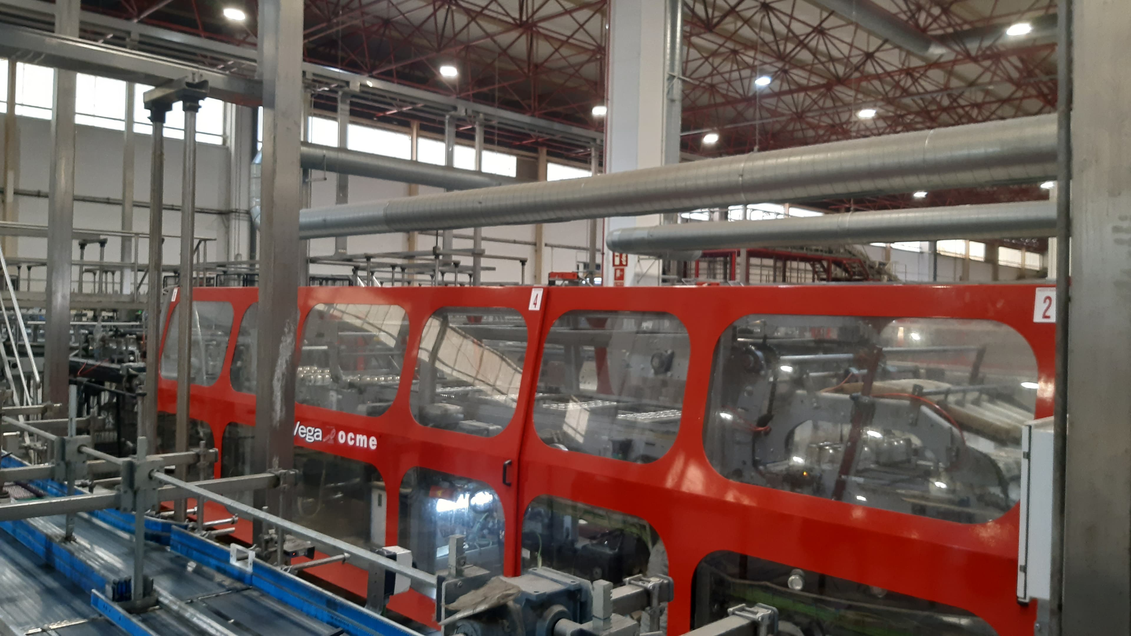 Widok z prawej strony Ocme Vega N80V