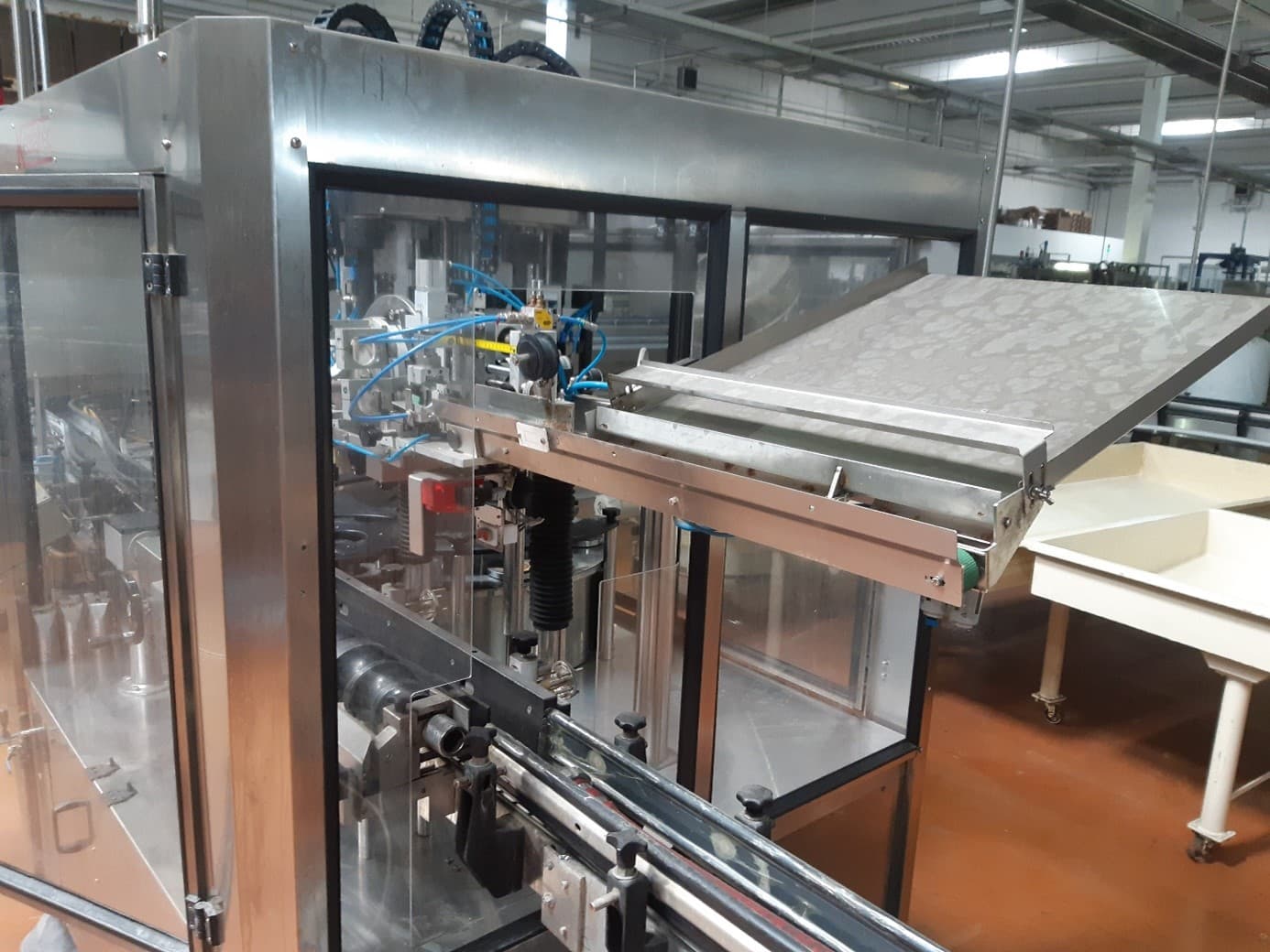 Widok Nortan Prisma S60 z prawej strony