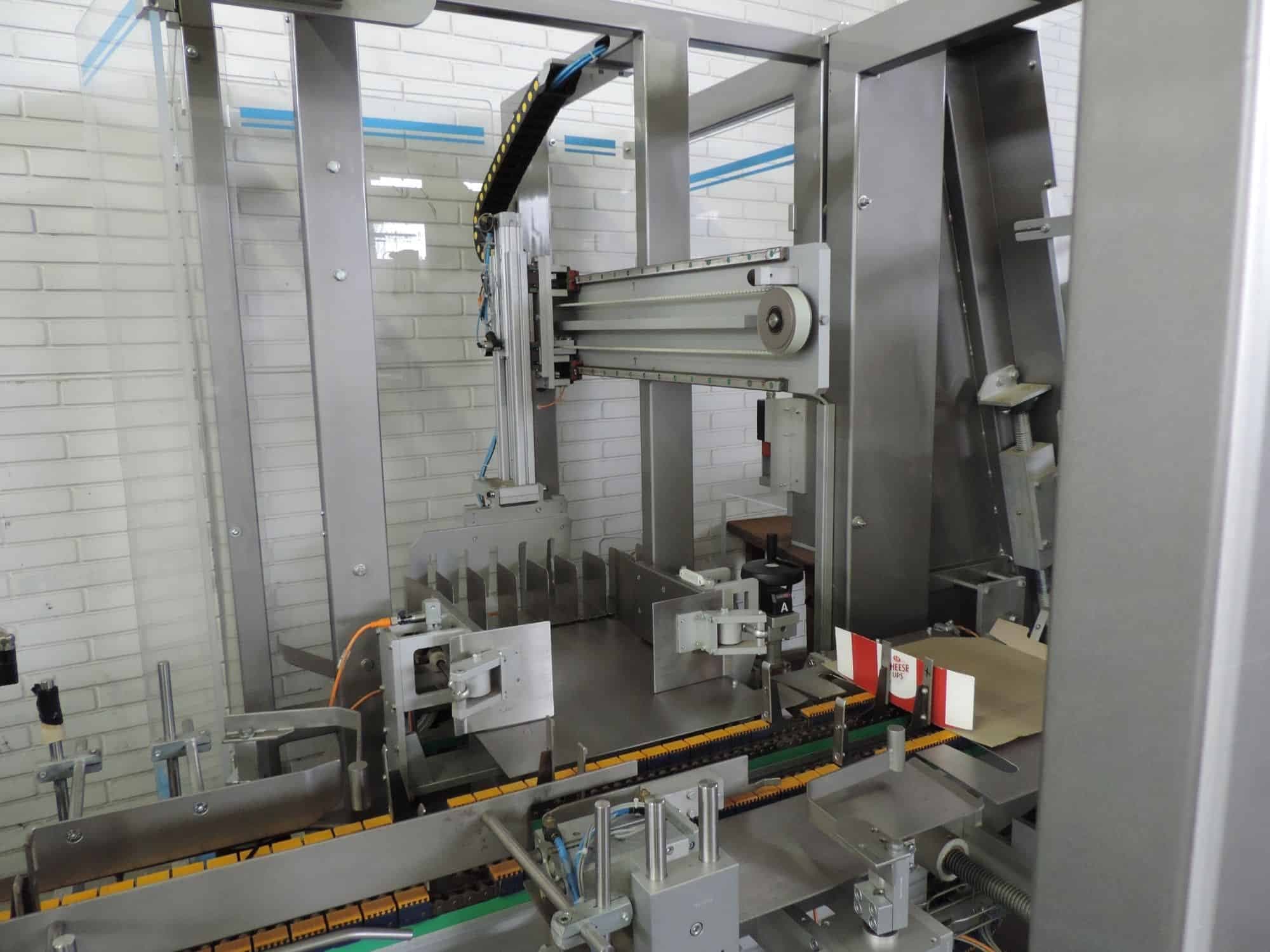 Widok z boku Cama Group FW 749